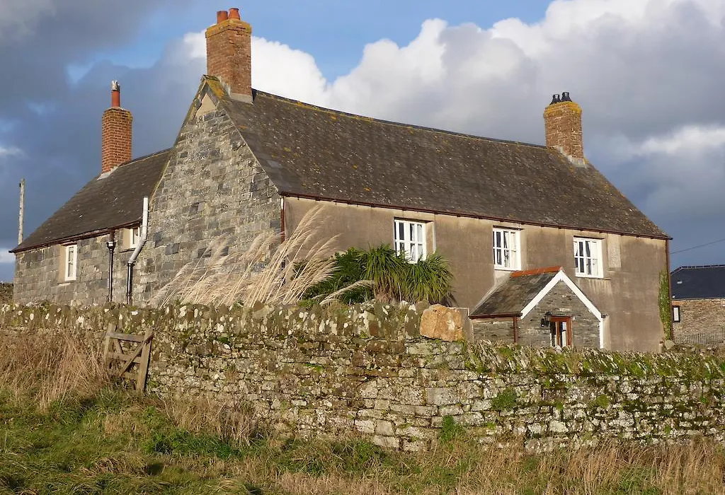 Lellizzick Farmhouse-1