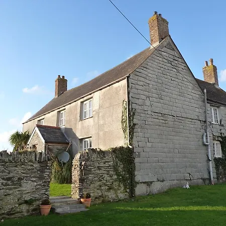 Lellizzick Farmhouse-2